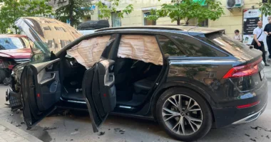 У центрі Тернополя Audi перелетіла через авто на пішохідному переході