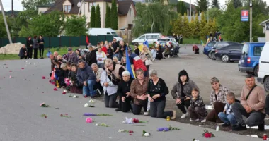 На Тернопільщині провели в останню путь полеглого воїна Тараса Королішина