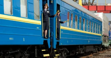 Російська атака спричинила масові затримки поїздів в Україні: частина маршрутів проходить через Тернопіль