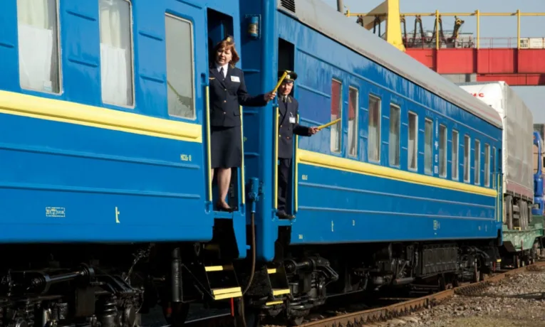 Російська атака спричинила масові затримки поїздів в Україні: частина маршрутів проходить через Тернопіль