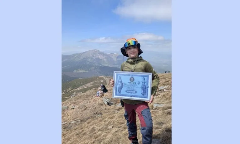 12-річний тернополянин підкорив шість найвищих вершин Українських Карпат і мріє піднятися на... вулкан Тейде