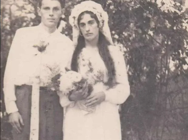 Молодята з Тернопільщини на фото 1962 року