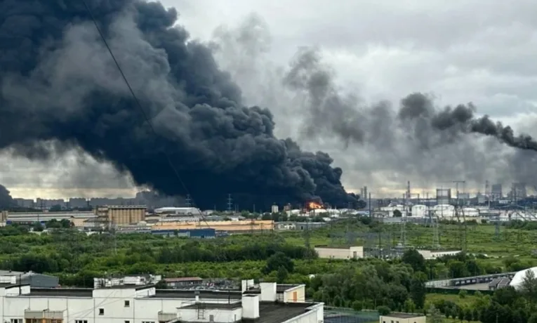 Усе небо чорне...: У Москві поскаржилися на масовану атаку дронів