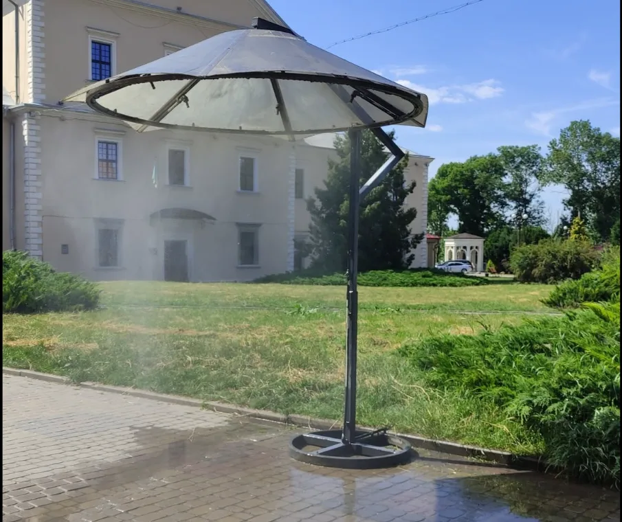 Освіжаючі парасольки запрацювали у Тернополі: де саме
