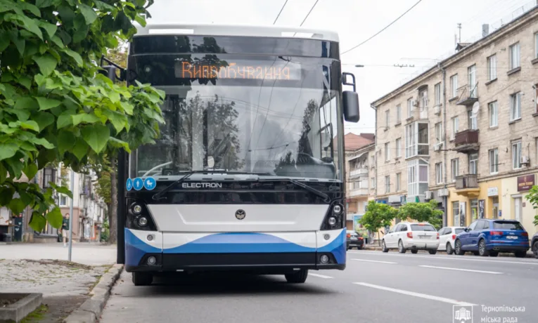 У Тернополі вже курсують дев’ять нових тролейбусів «Електрон»