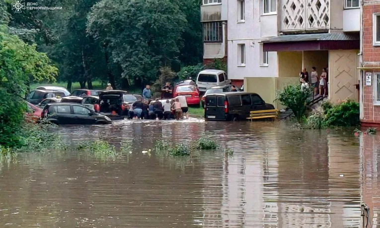 Злива та підтоплення у Тернополі