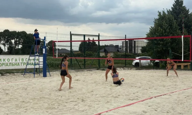 У Великих Гаях поблизу Тернополя триває Чемпіонат України з волейболу пляжного