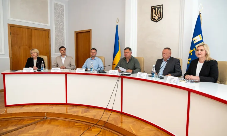 Кадрові зміни: нaчaльник Тернопільської ОВА предстaвив першого зaступникa тa зaступникa нaчaльникa