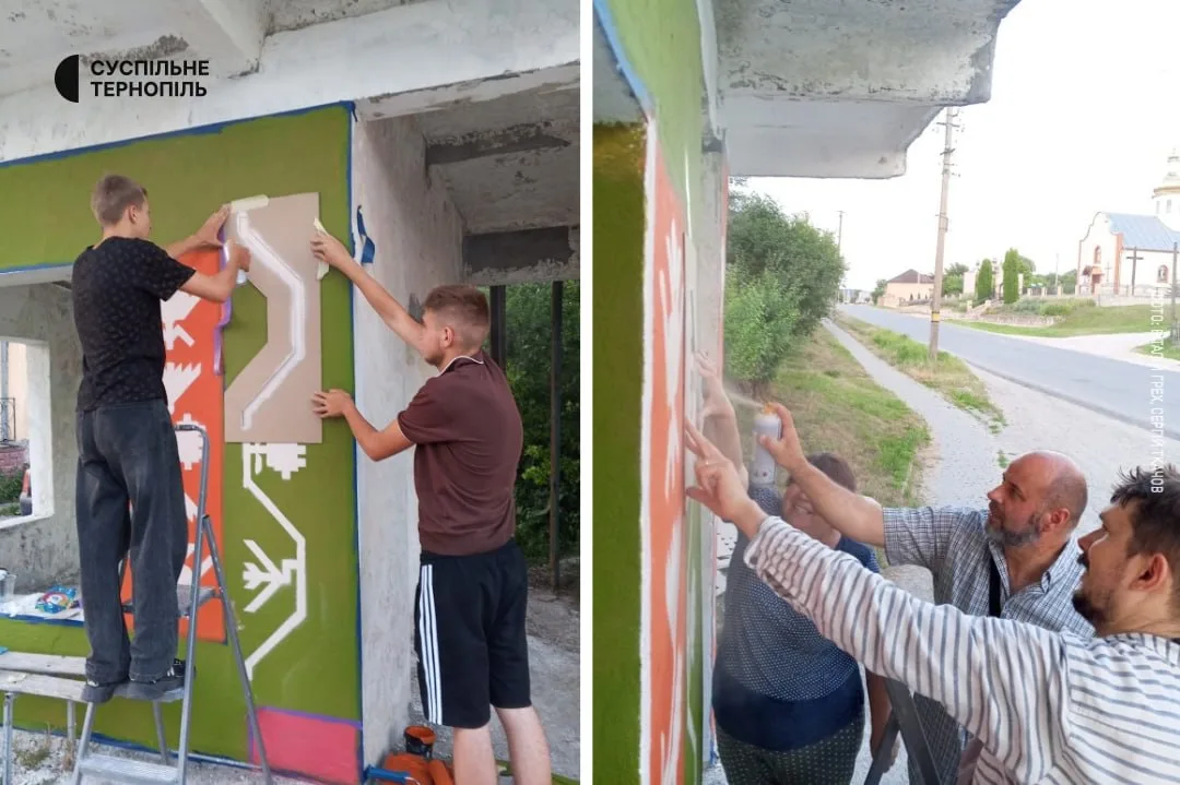 розмалювали зупинку