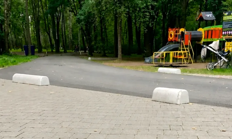 У парках Тернополя обмежили рух транспорту