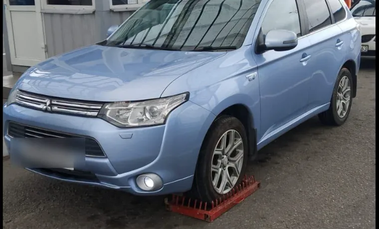 На кордоні затримали жительку Тернопільщини за кермом авто, викраденого у Великій Британії