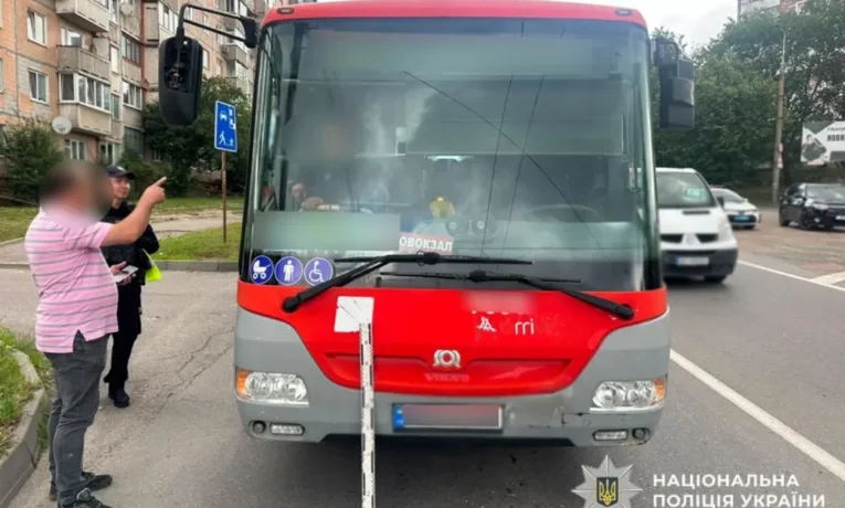 У маршрутці на Тарнавського травмувалась пасажирка