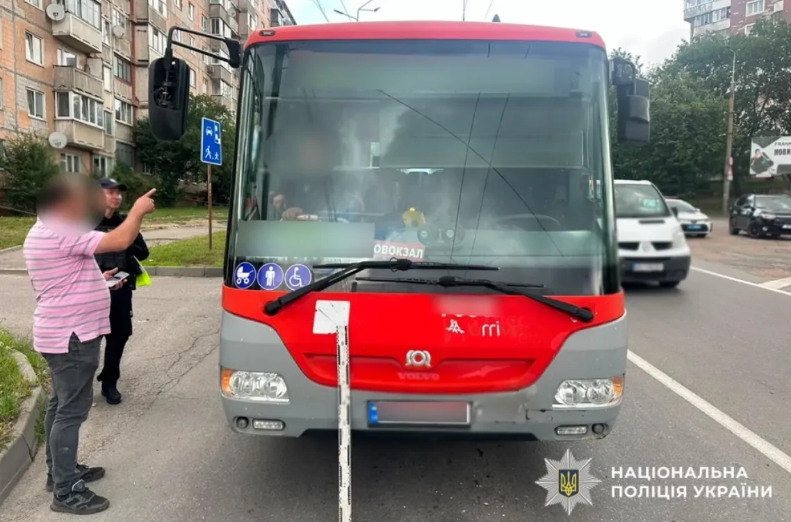 У маршрутці на Тарнавського травмувалась пасажирка