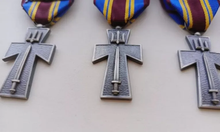 Захисника з Тернопільщини Юрія Дутчака нагородили «Хрестом доблесті»