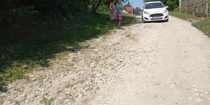 Дорога в селі Носівці
