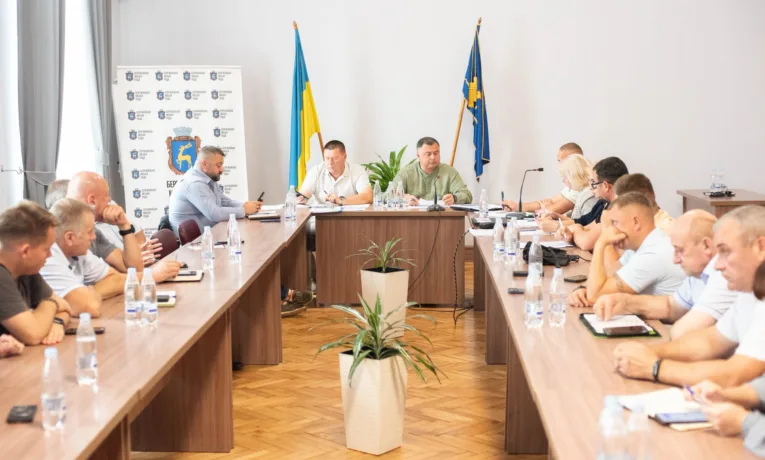 Громади Тернопільщини готуються до зими: обговорили критичну інфраструктуру, дороги та соцзахист