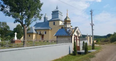 церква суд