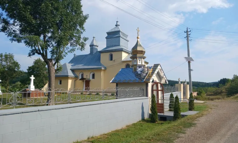 церква суд