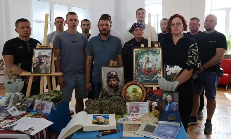 Тернопільські нацгвардійці відвідали виставку, присвячену полеглим побратимам