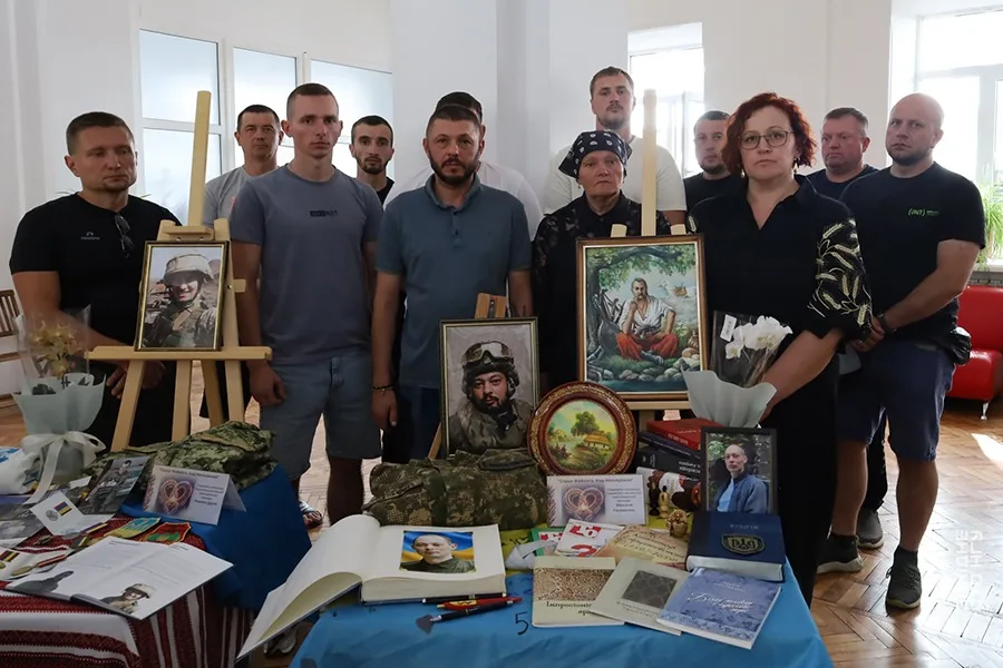 Тернопільські нацгвардійці відвідали виставку, присвячену полеглим побратимам