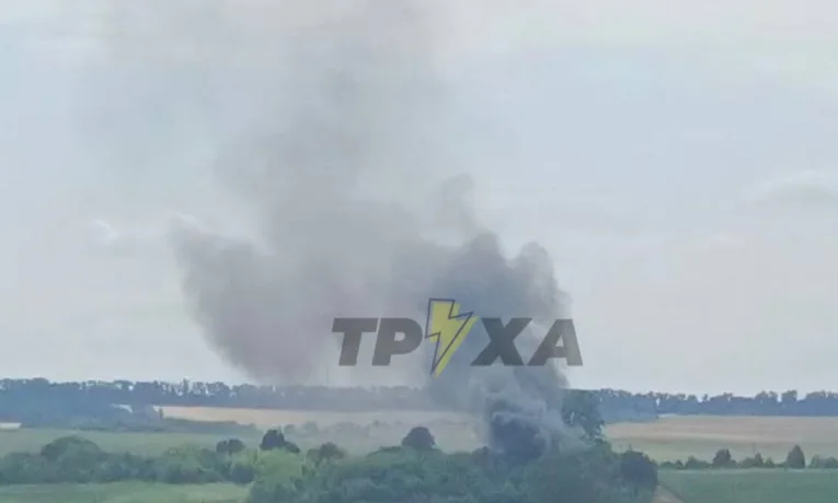 Біля Тернополя у Великому Глибочку спалахнула пожежа: густий дим видно з міста