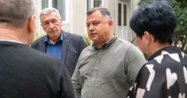 У Мельнице-Подільській громаді знову заговорили про проблеми лікарні та борги із зарплати