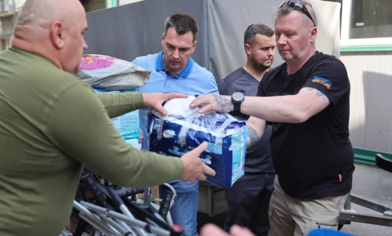 фінські волонтери