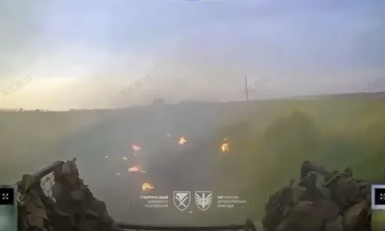 Наземний дрон ЗСУ витримав удар ворожого FPV-камікадзе