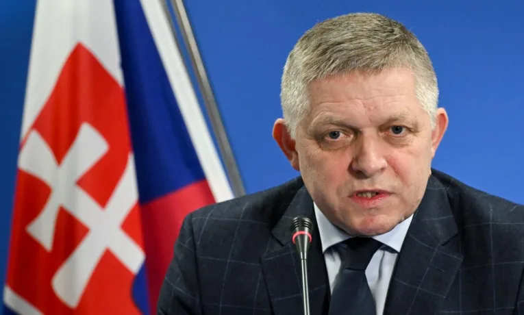 Роберт Фіцо ставить під сумнів 5 статтю НАТО