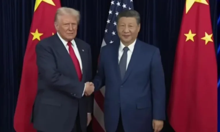 Трамп особисто зустрів Сі Цзіньпіна з червоною доріжкою