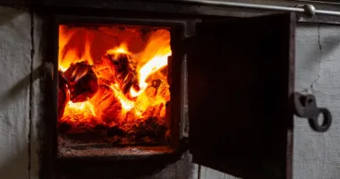 Як ефективно прочистити димохід власноруч: 3 дієві методи