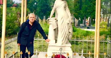 Пам'ятник батька Соломії Крушельницької