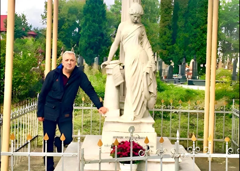 Пам'ятник батька Соломії Крушельницької