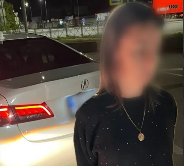 Втретє “під кайфом” за кермом: у Тернополі знову зупинили водійку на “Акурі”