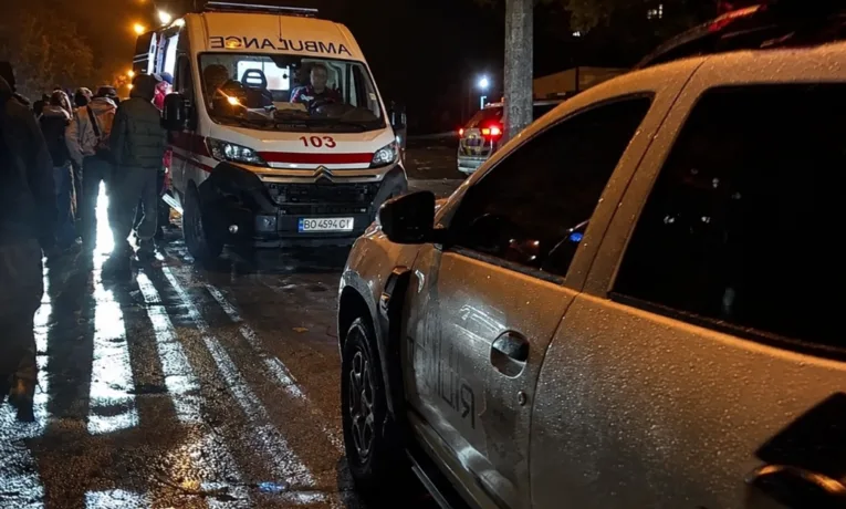 У Тернополі чоловік стріляв у підлітка: потерпілого госпіталізували