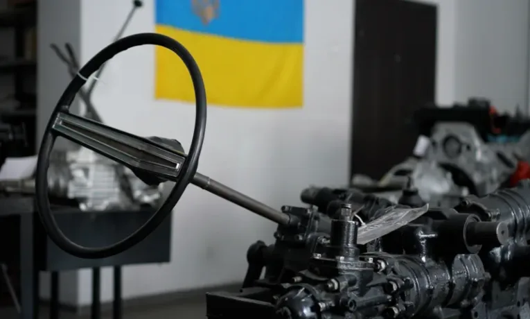Автослюсар та водій професія