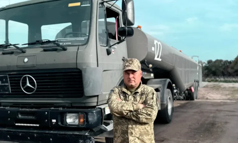 Будні паливозаправника: як працює авіація на Тернопільщині