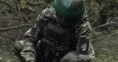 Дронарі Apachi нищать ворожий зв'язок на фронті
