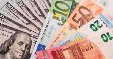 Курс валют у ПриватБанку на 28 жовтня