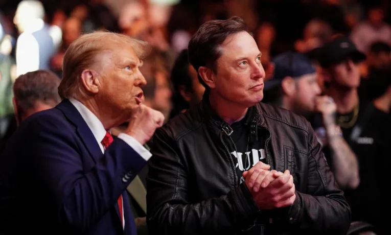Маск та Трамп обговорювали обмеження Starlink в Україні
