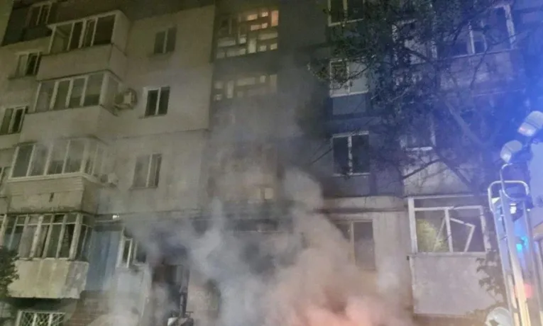 Нічна атака на Дніпро: четверо поранених, серед них діти