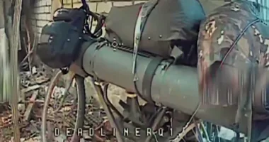 Росіяни везуть ПТРК на велосипедах: курйоз на фронті