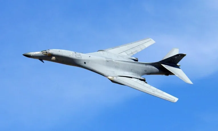 США терміново вивели бомбардувальники з бази у Британії