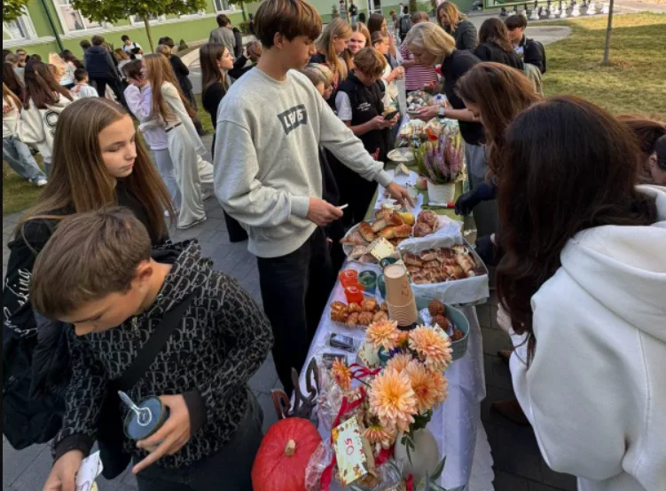 Школярі