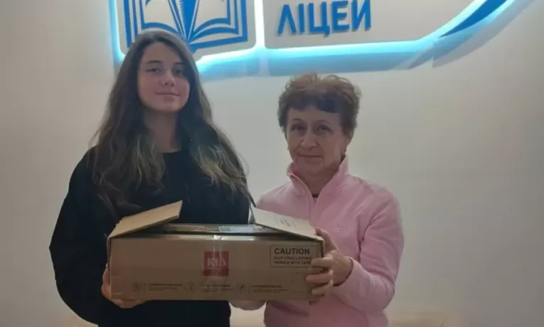 25000 грн за кекси або Як школярка в Тернополі допомагає ЗСУ