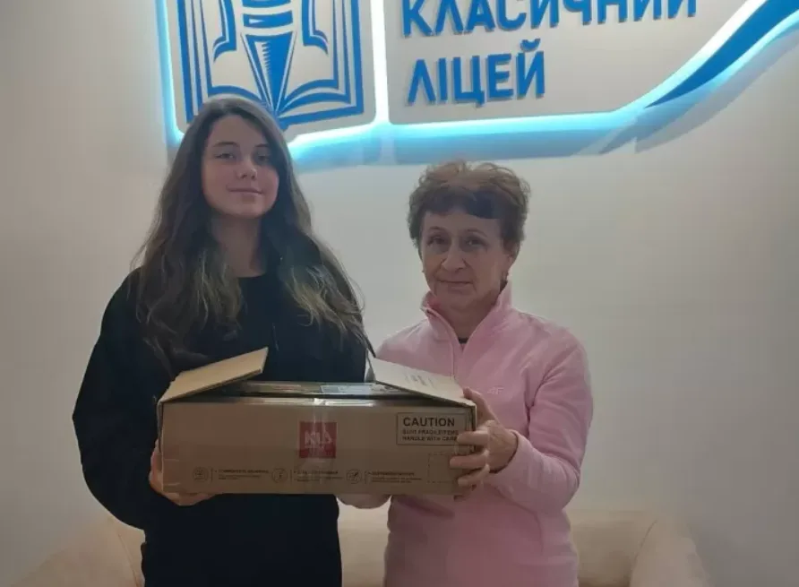 25000 грн за кекси або Як школярка в Тернополі допомагає ЗСУ